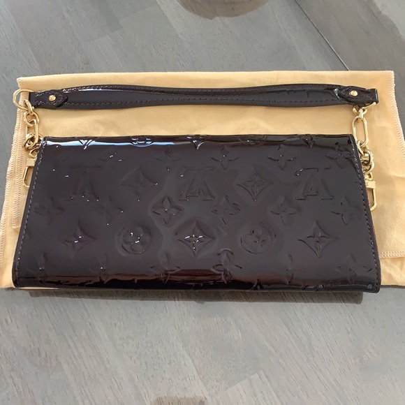 Louis Vuitton wallet on a chain - Picture 5 of 9